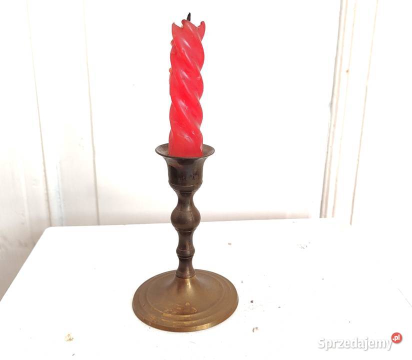 Stary świecznik mosiężny