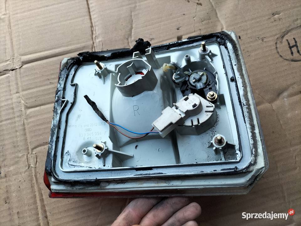 AUDI 80B3 B3 LAMPA LAMPA TYŁ TYLNA PRAWA KLAPA Kamień-Kolonia