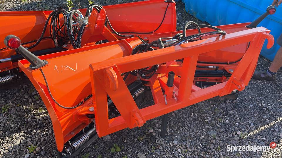 Duży mocny pług do śniegu tuz tur strzałka Metal Busko-Zdrój