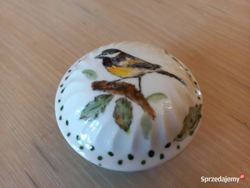 Stara porcelanowa szkatułka malowana ręcznie z Piastów