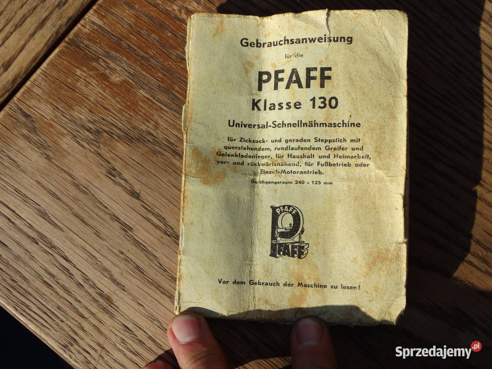 Stara maszyna do szycia Pfaff 130 w szafce retro
