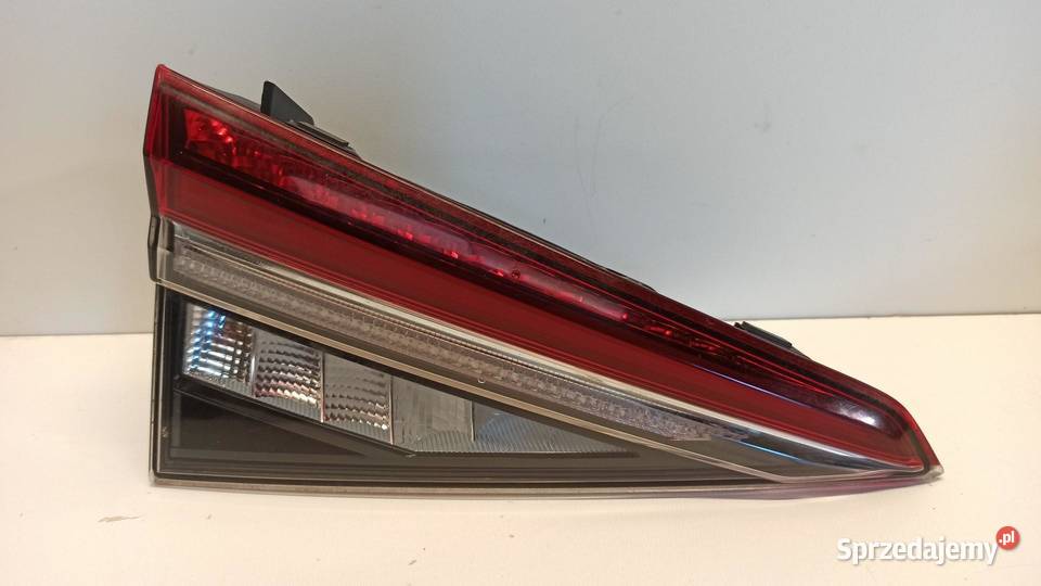 SKODA KODIAQ LAMPA LEWY TYŁ W KLAPE 565945307E