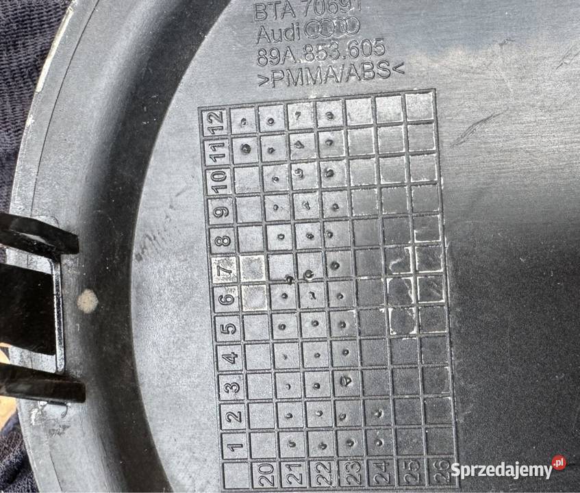 Znaczek Logo pod radar grilla atrapy Audi q4 Sieraków