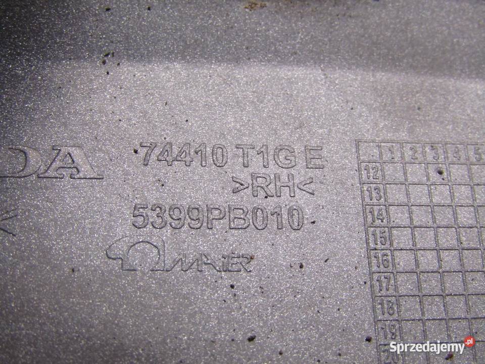 LISTWA NAKŁADKA BŁOTNIKA PRAWY TYŁ TYLNA HONDA Listwy i nakładki