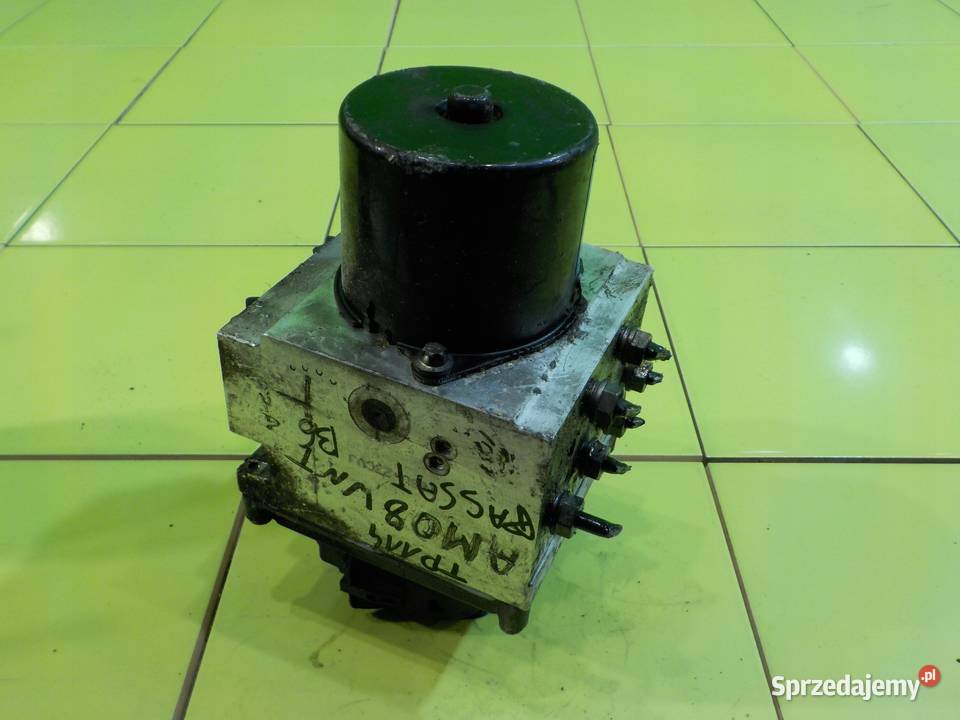 VW PASSAT B6 19 TDI 08r KOMBI pompa ABS