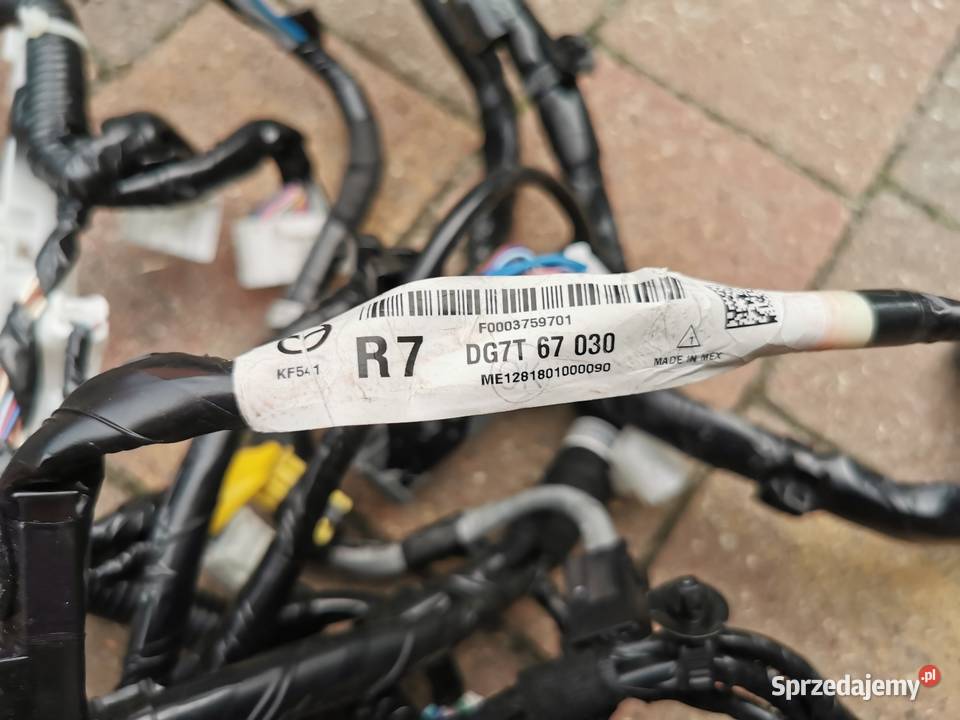 Instalacja elektryczna pod deskę kokpit Mazda 2 Tłuszcz
