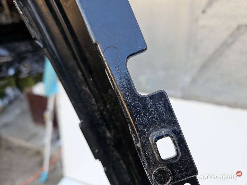 AUDI ETRON 4KE LISTWA ZDERZAKA TYŁ TYLNA Listwy i nakładki Międzychód sprzedam