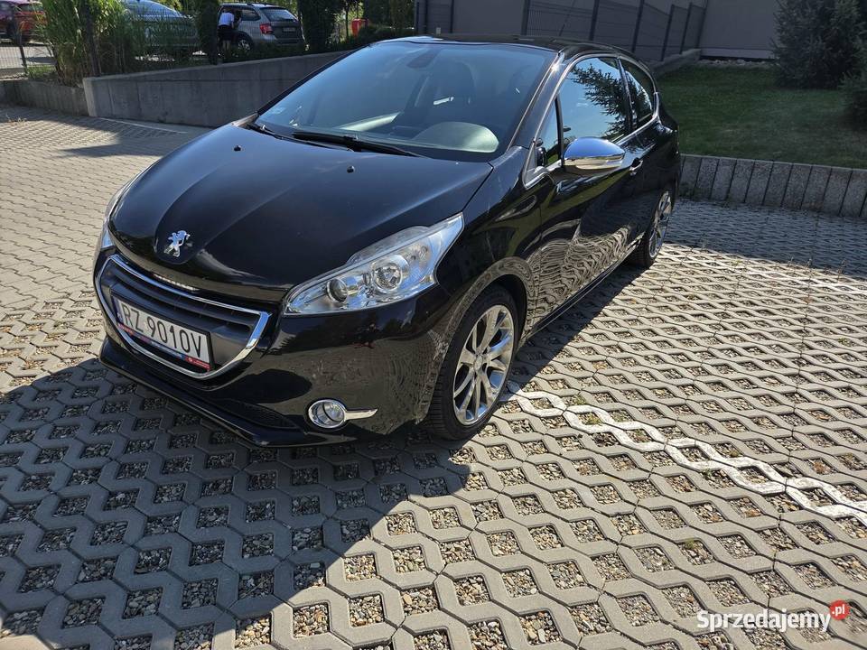 Peugeot 208 1.6l   2012r