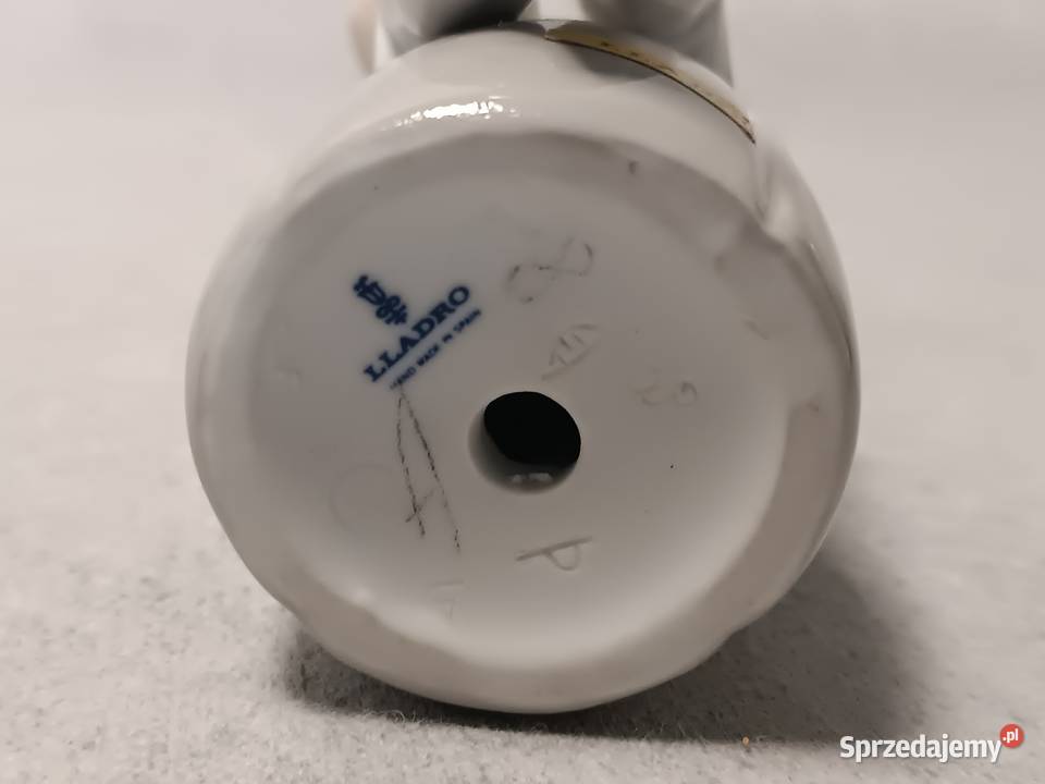 LLADRO 1083G Dziewczynka z lalką Gdańsk