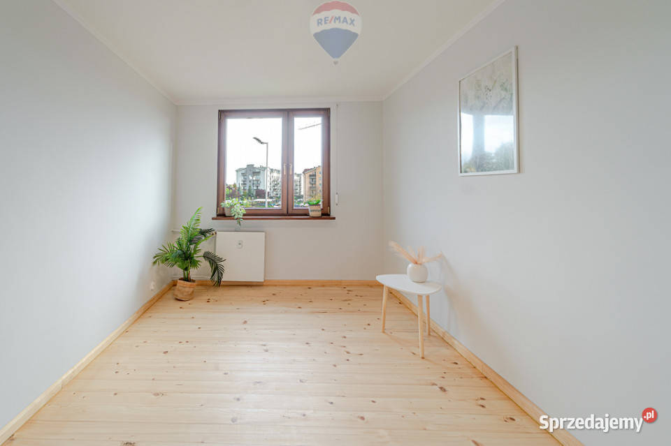 Wygodne mieszkanie na parterze w niskim bloku 54m2