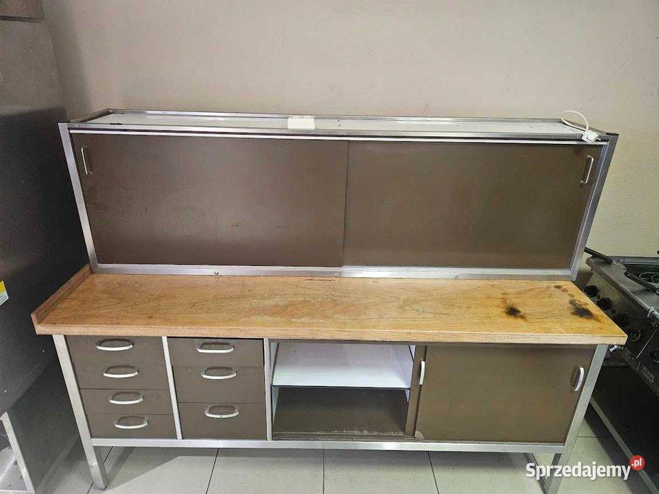 Masywna zabudowa warsztatowa z szafką wiszącą Góra