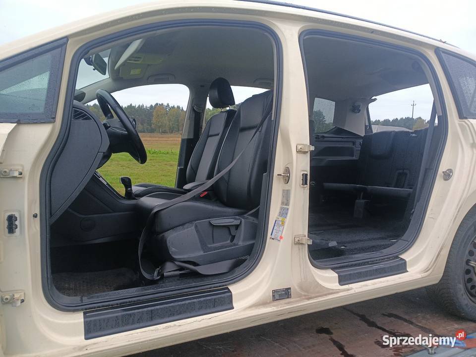 VW Touran 5TA 2019 części fotel próg tapicerka Rusiec