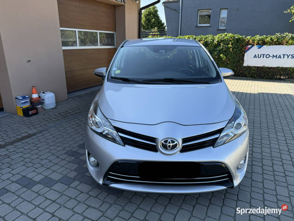 Toyota Verso 16 112 Klima Kamera Navi 7osobowy Verso Orzech sprzedam