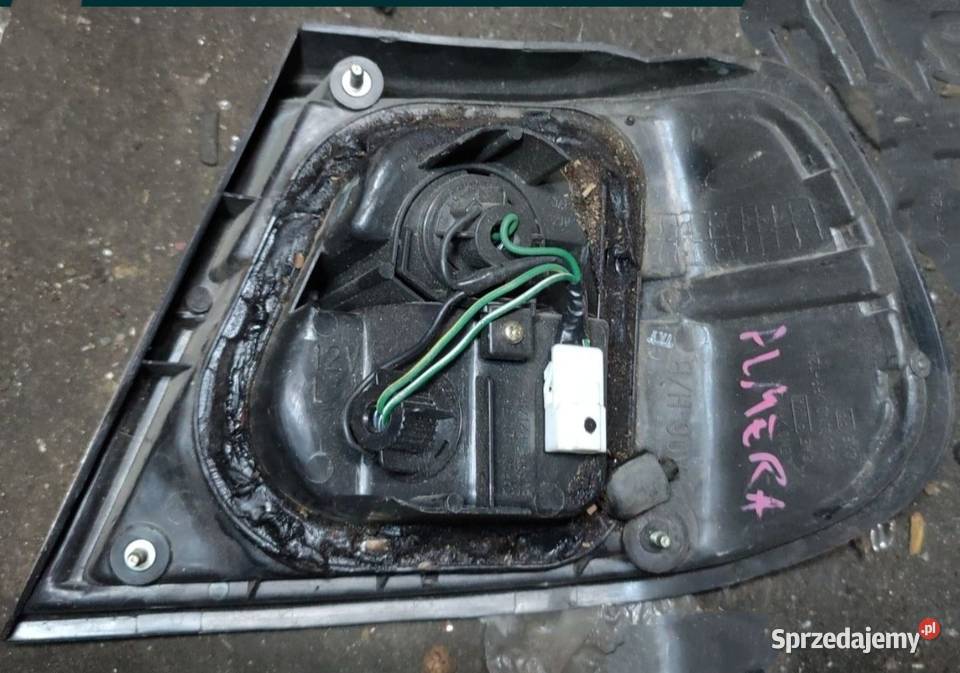 Nissan Almera N15 tylna lampa prawa lewa Lubzina