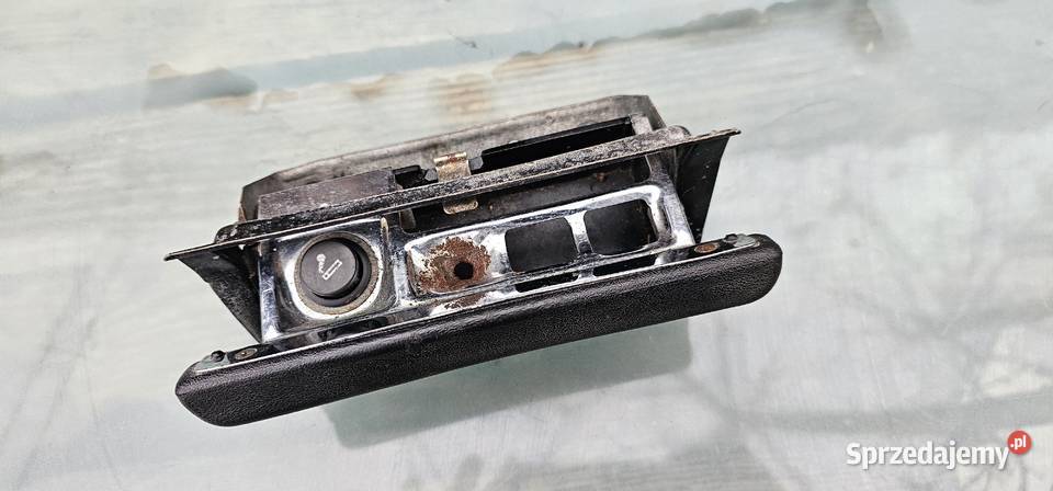 Popielniczka mercedes w123 Pozostałe Zbąszyń