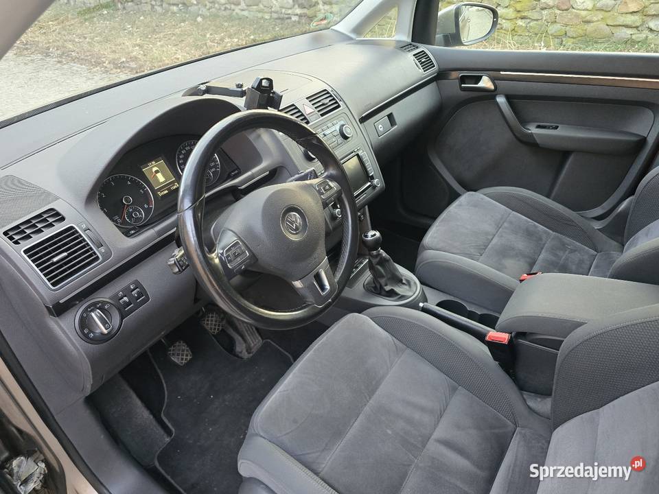 Vw Touran 7 osobowy Rok produkcji 2011 Żary sprzedam