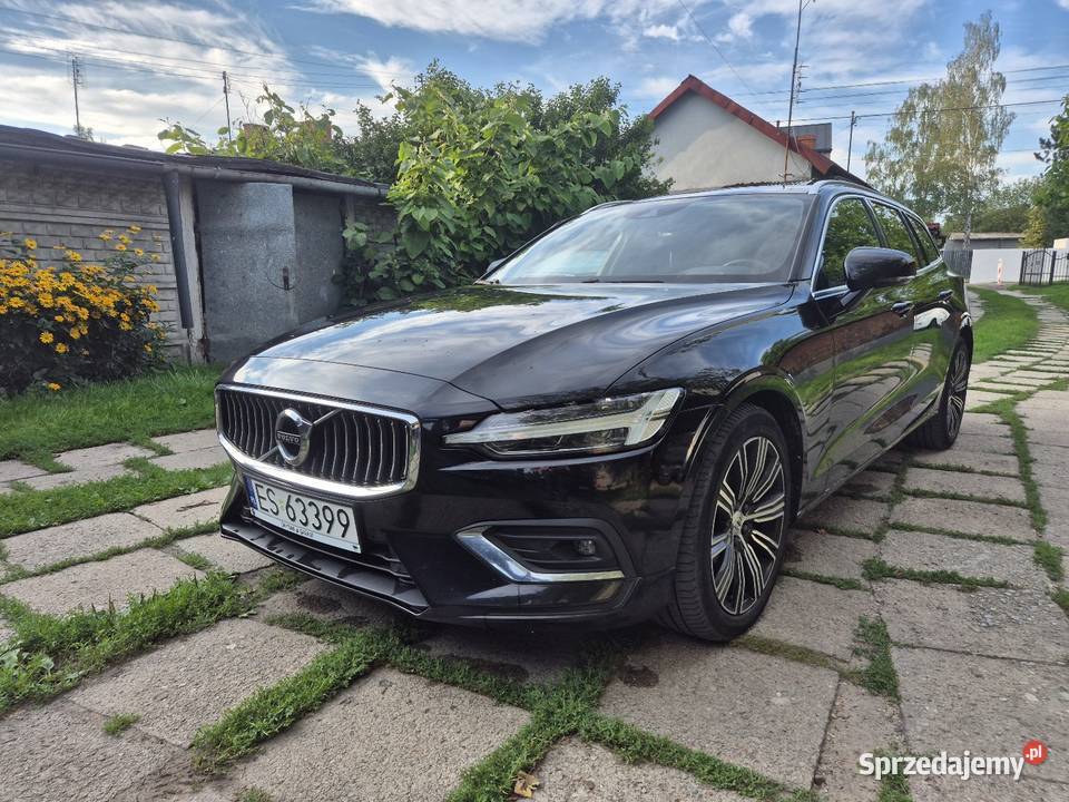 Volvo V60 B3 20 benzyna Mild hybrid automat w Zarejestrowany w Polsce