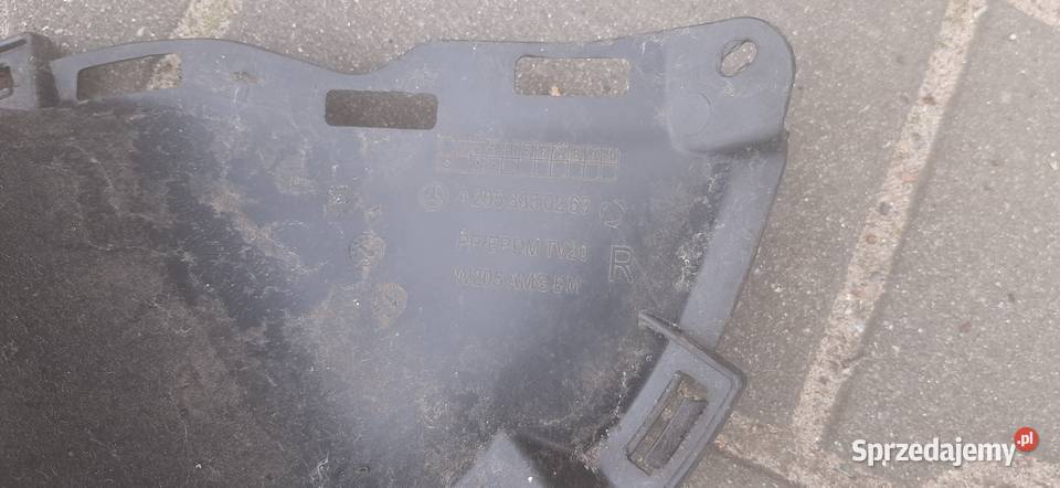 Wlot powietrza prawy c63 A2058850263