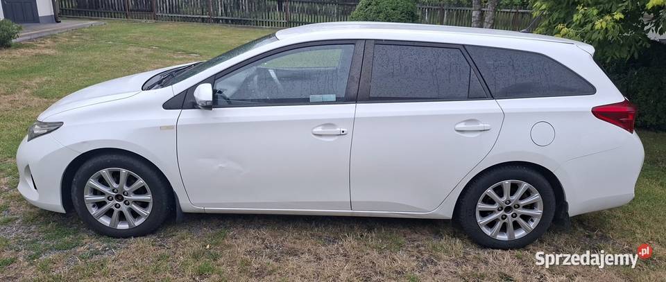 Toyota Auris 2013 13benzyna sprzedam