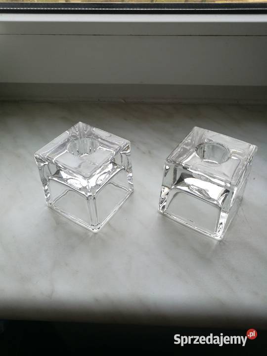 Dwa szklane świeczniki nowoczesny styl