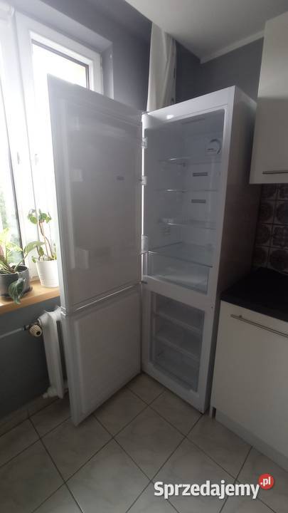 Prawie nowa lodówka na Kernau KFRC 181611 NF W 600cm małopolskie Klucze