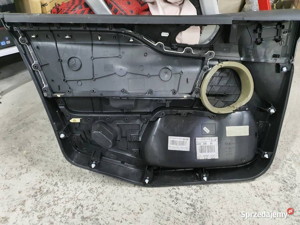 Boczki tapicerki drzwi Citroen C4 B7 0410 Prawy warmińsko-mazurskie