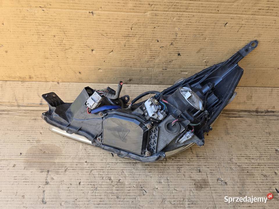 Subaru Outback IV BR lampa reflektor przód xenon Lampy przednie Legnica