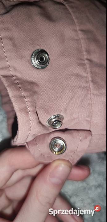 Kurtka marki Bershka w kolorze pudrowego różu Ząbkowice Śląskie
