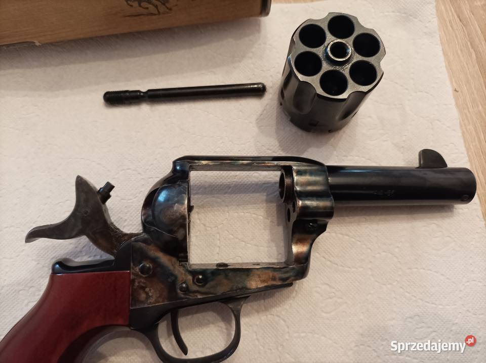 Czarnoprochowy colt Cattleman Thunderer 35 cala Koszalin