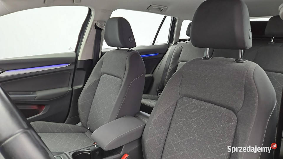 Volkswagen Golf VIII 20 TDI Life Z Polskiego 4/5