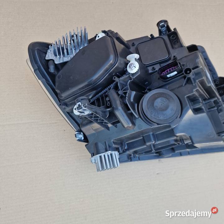 VW CRAFTER 7C REFLEKTOR LAMPA LEWA FULL LED osobowe Bieleń