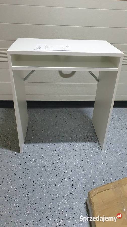 Małe białe biurko Torald z Ikea