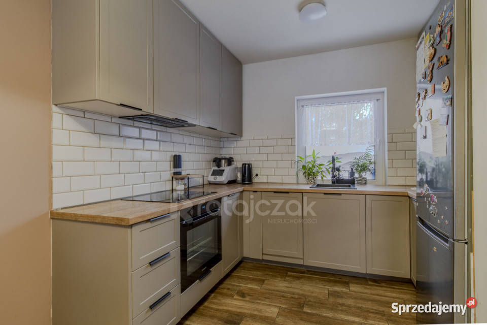 sprzedaży domu szeregowego 8759m2 Luzino Rok budowy 2021 Sprzedaż