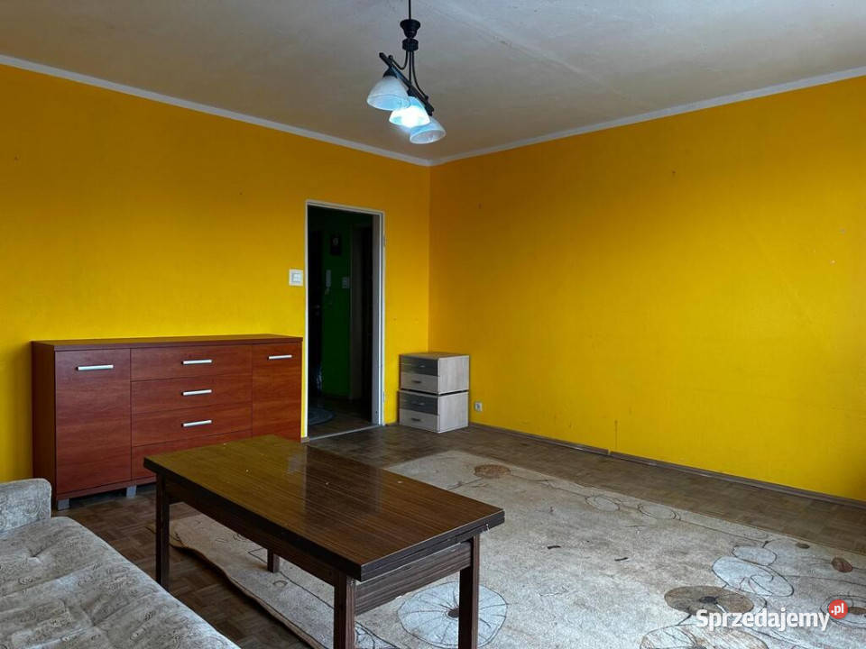 Mieszkanie 6332 m2 3 pokoje loggia do remontu Piotrków Trybunalski