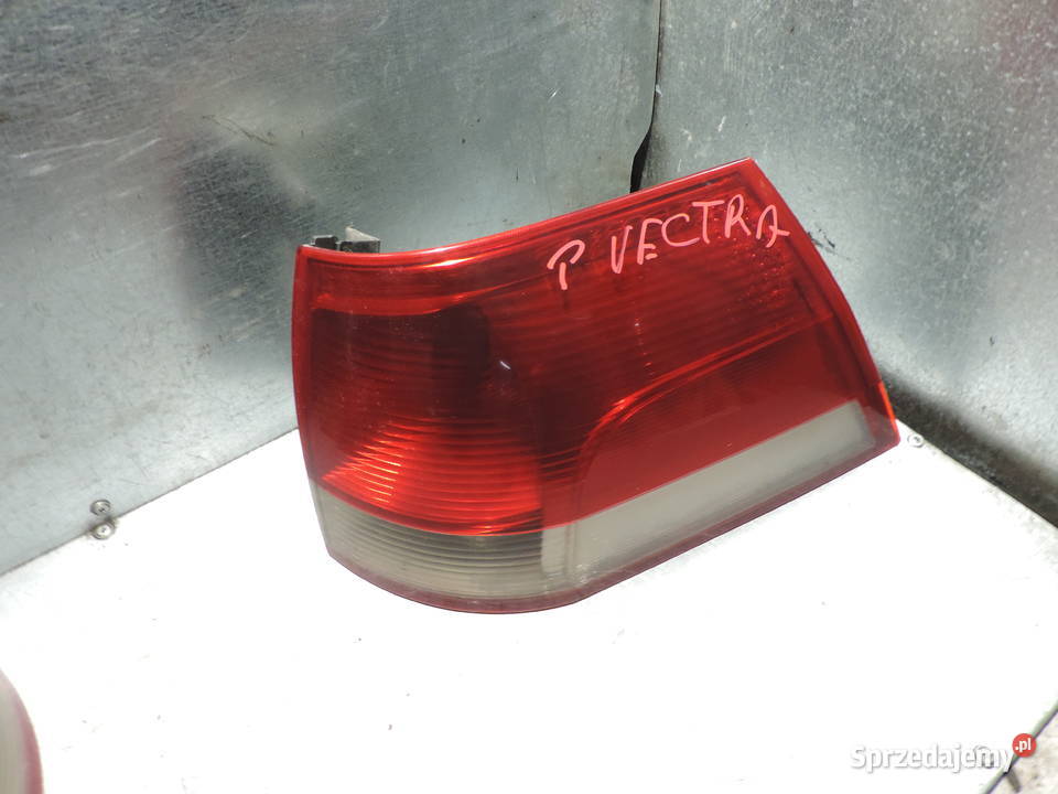OPEL VECTRA C KOMBI LAMPA PRAWY TYŁ Nowy Sącz sprzedam