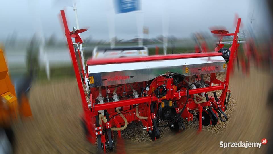 Siewnik do kukurydzy 6 rzędów na ramie Lipno sprzedam