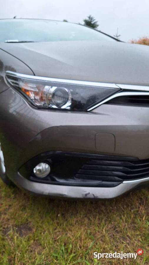 sprzedam samochód Toyota Auris z 2017r 97KM Auris pomorskie
