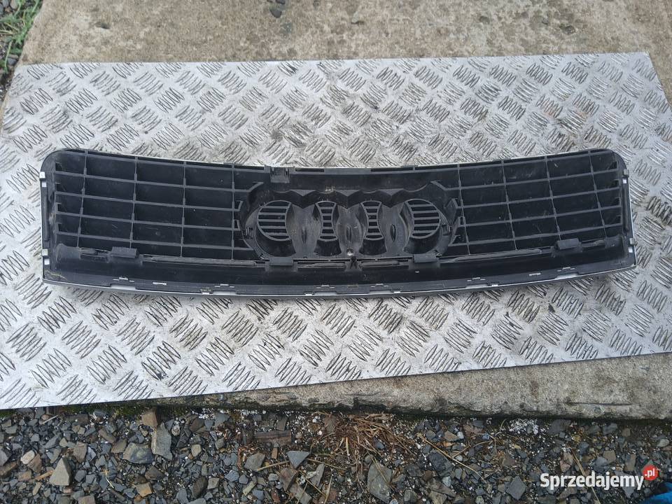 Grill atrapa chrom Audi A6 C5 9705r 4B0853651F Rok produkcji 1999 Radłów