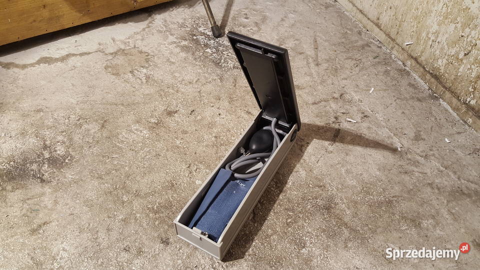 Ciśnieniomierz analogowy z wyświetlaczem LCD Zielona Góra