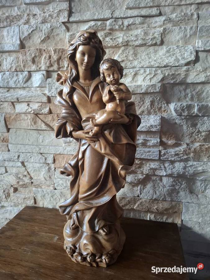 Rzeźba z drewna Matka Boża z Dzieciątkiem Lubień