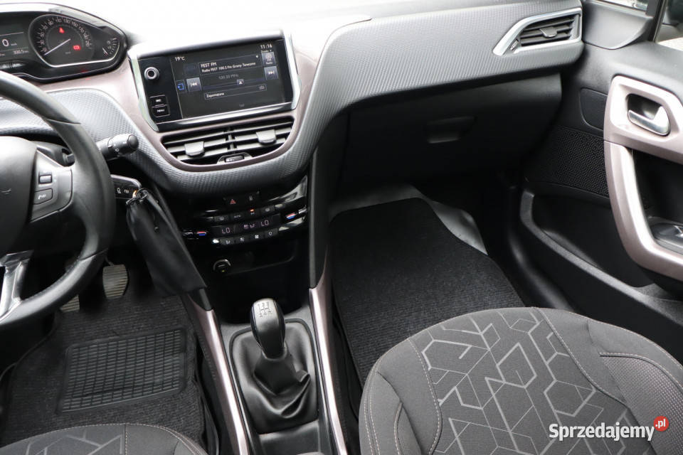 Peugeot 2008 16 VTi sprzedam