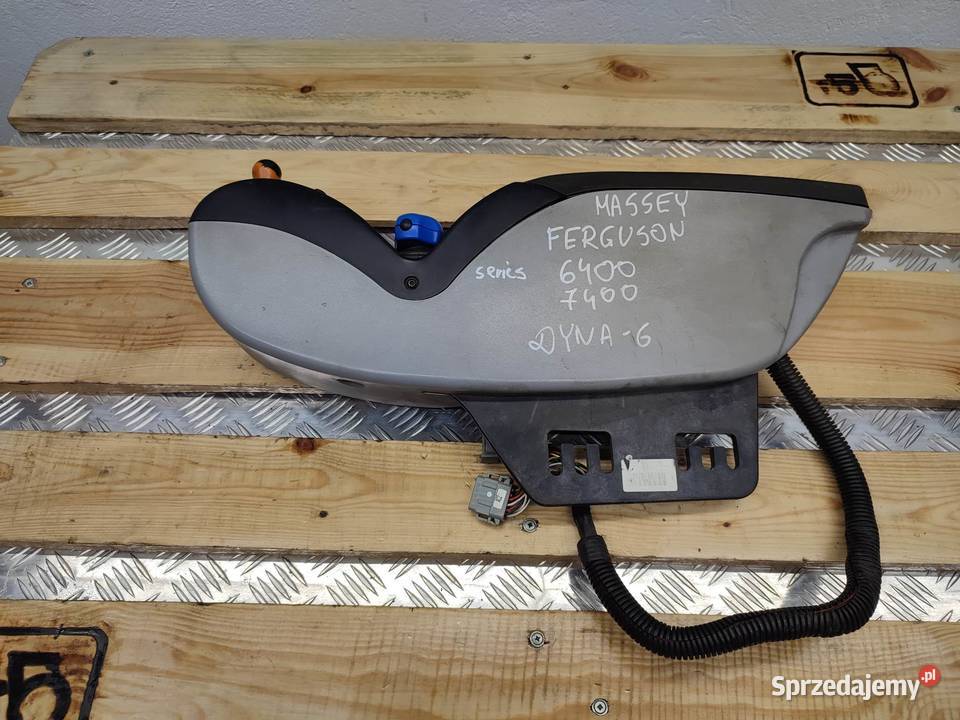 Podłokietnik Massey Ferguson serii 6700 wielkopolskie sprzedam