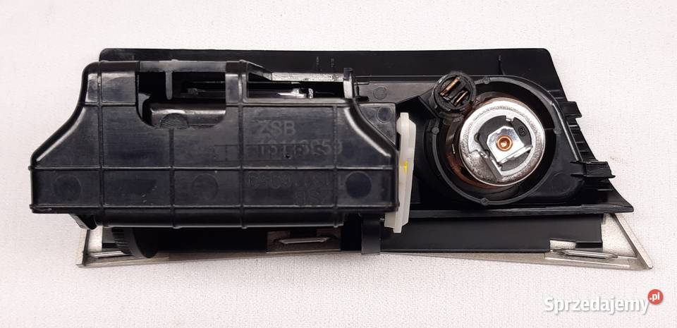 POPIELNICZKA GNIAZDO 12V OPEL ASTRA III H osobowe Mielęcin