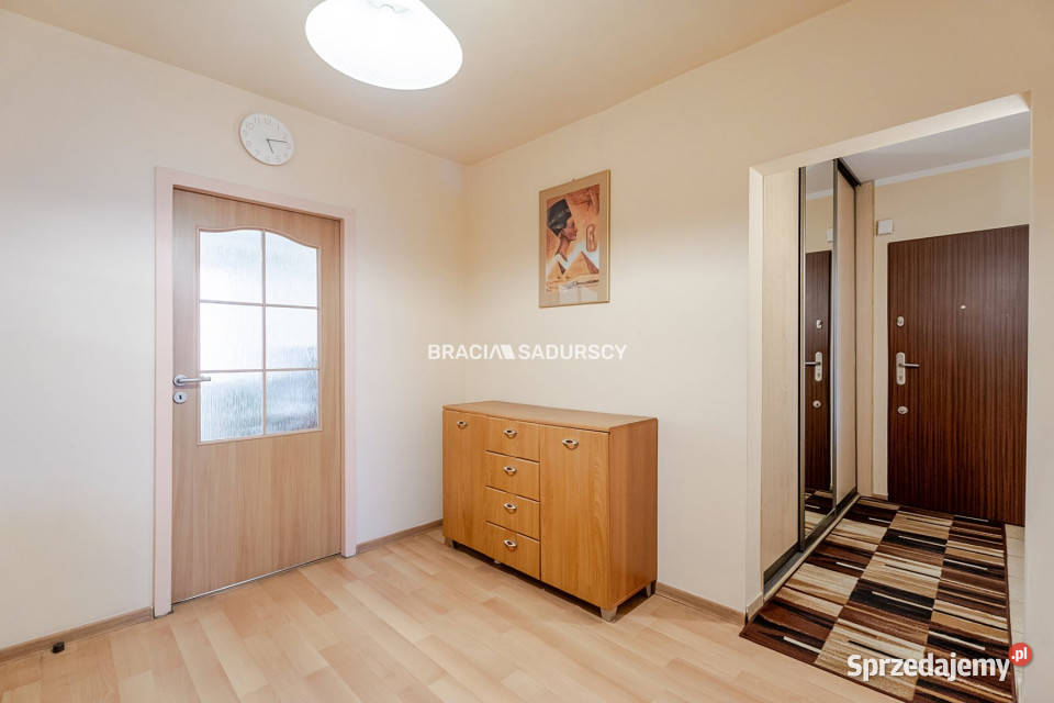 Mieszkanie 557m2 3 pokoje Kraków Podedworze sprzedam