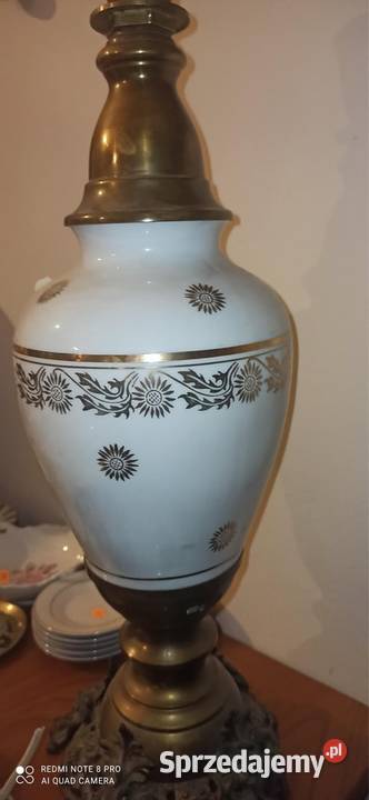 lampa z mosiądzu i porcelany