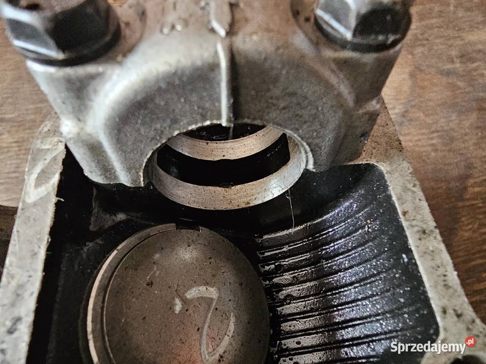 Yamaha XS 400 głowica wałki rozrządu mostki Cylindry, głowice, pierścienie Jelenia Góra