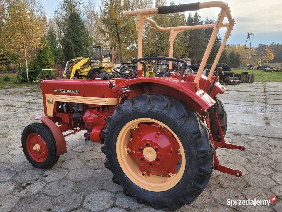 Traktor Inter Harv Mc Cormick 323 sprawny McCormick Intl Ciągniki Zakrzewo