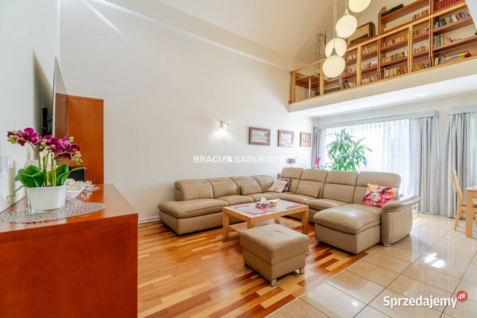 Sprzedam dom 400m2 Kraków Kameliowa