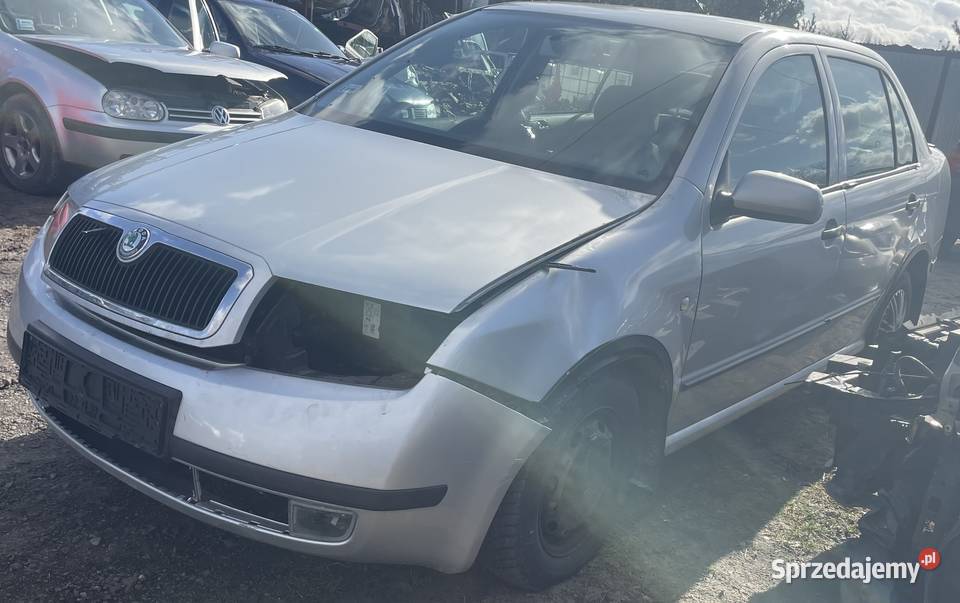 Skoda Fabia sedan 14MPI 51KW 69 AME FNK 9102 NA Piotrków Trybunalski