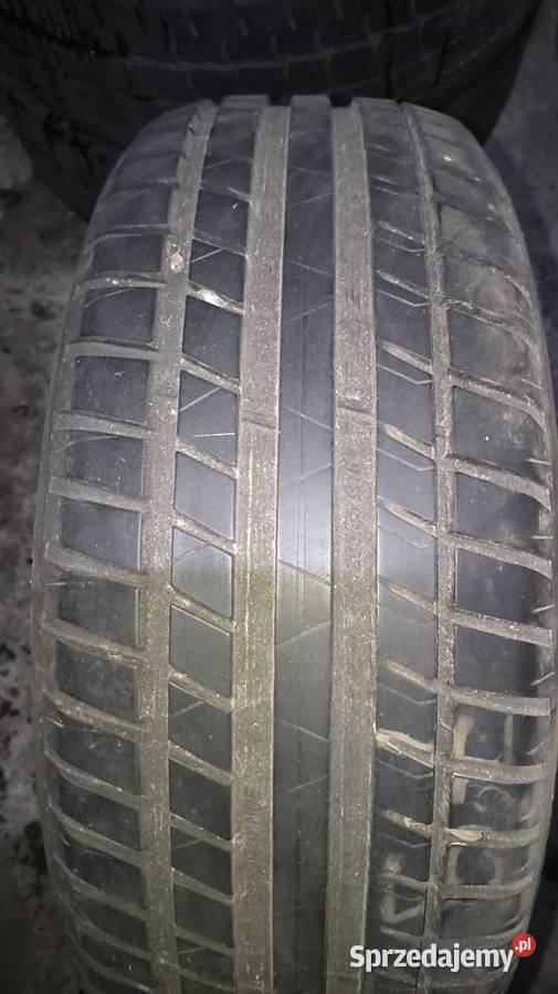 Uszkodzona opona Kormoran Road Performance 20555 Sadłowo-Parcele sprzedam